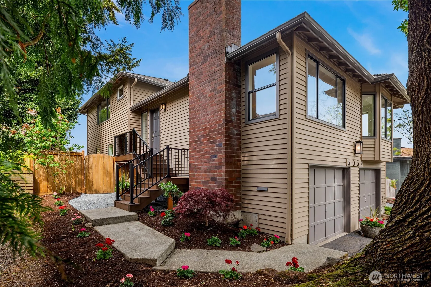 Property photo for 3039 50th Avenue Sw, Seattle photo 2
