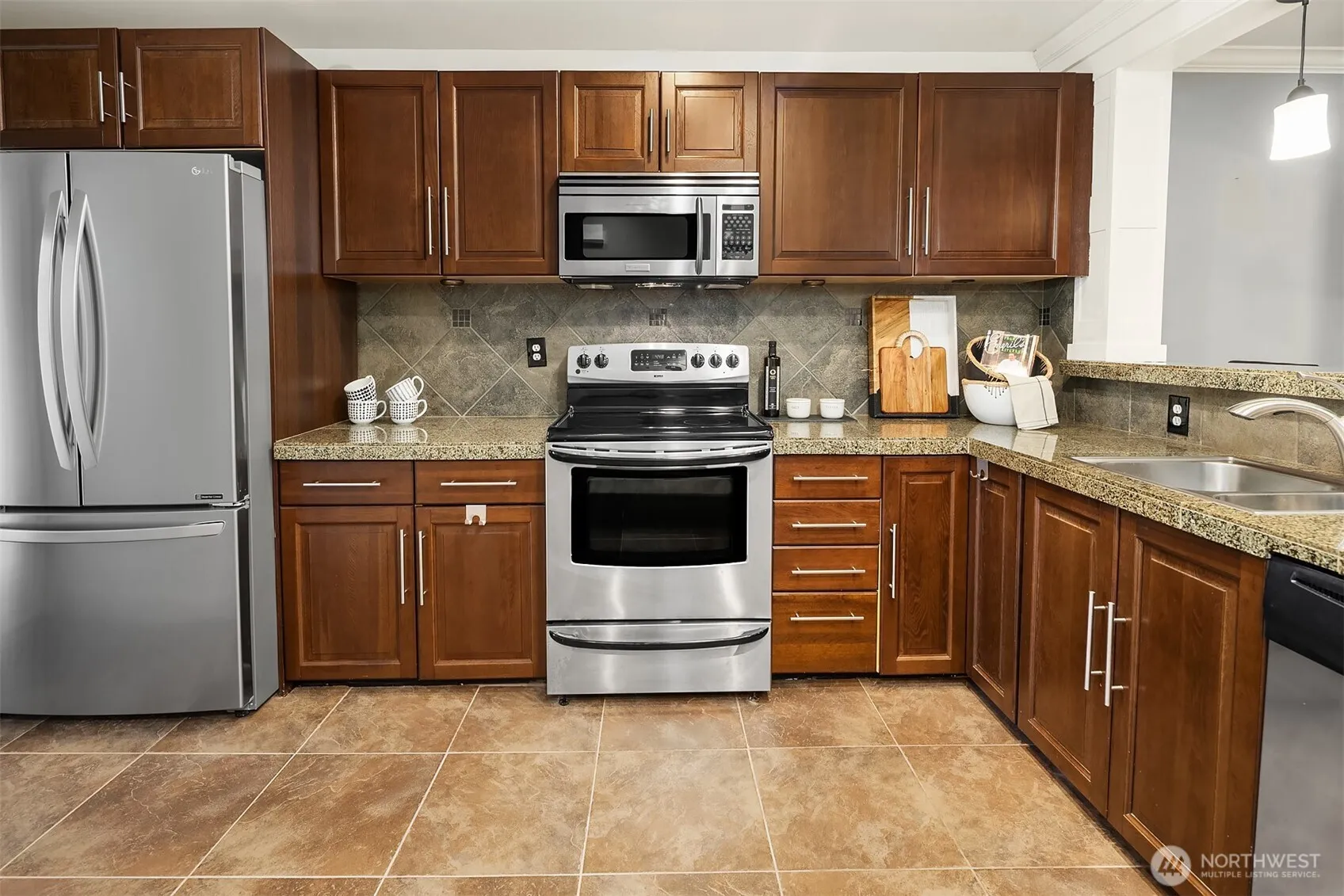 Property photo for 17001 Inglewood Road Ne #m211, Kenmore photo 5