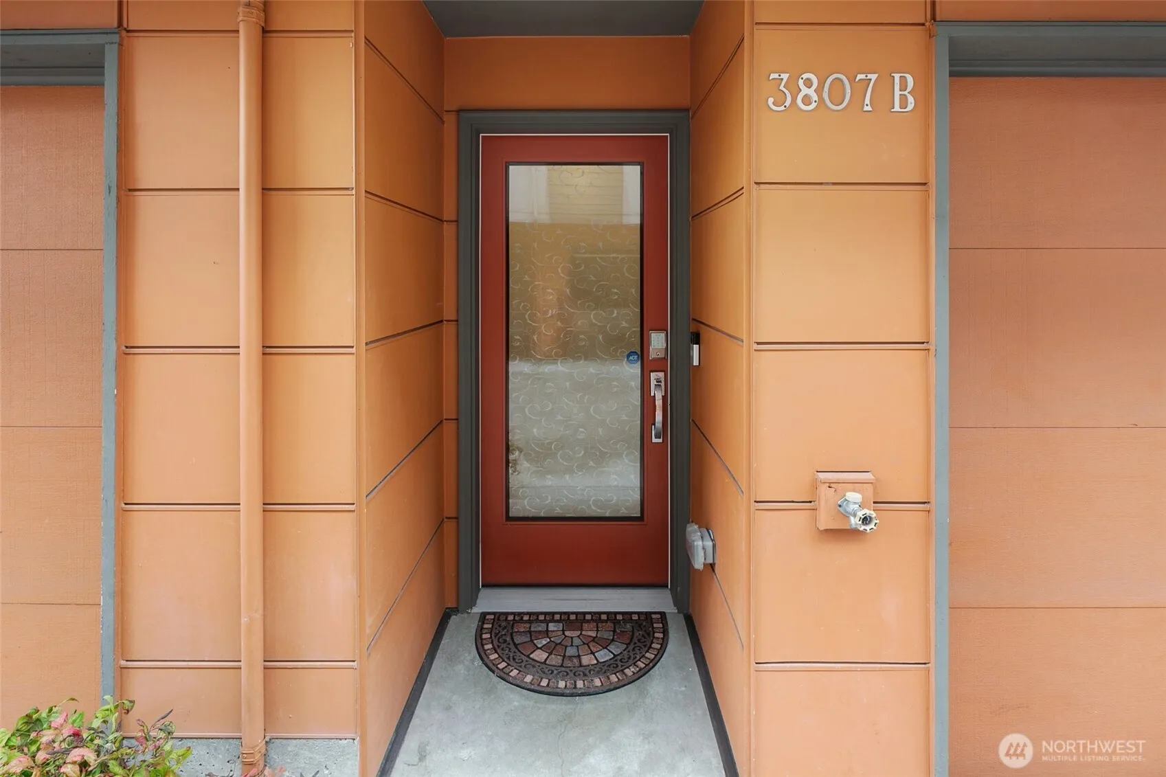 Property photo for 3807 Martin Luther King Jr Way S #b, Seattle photo 2