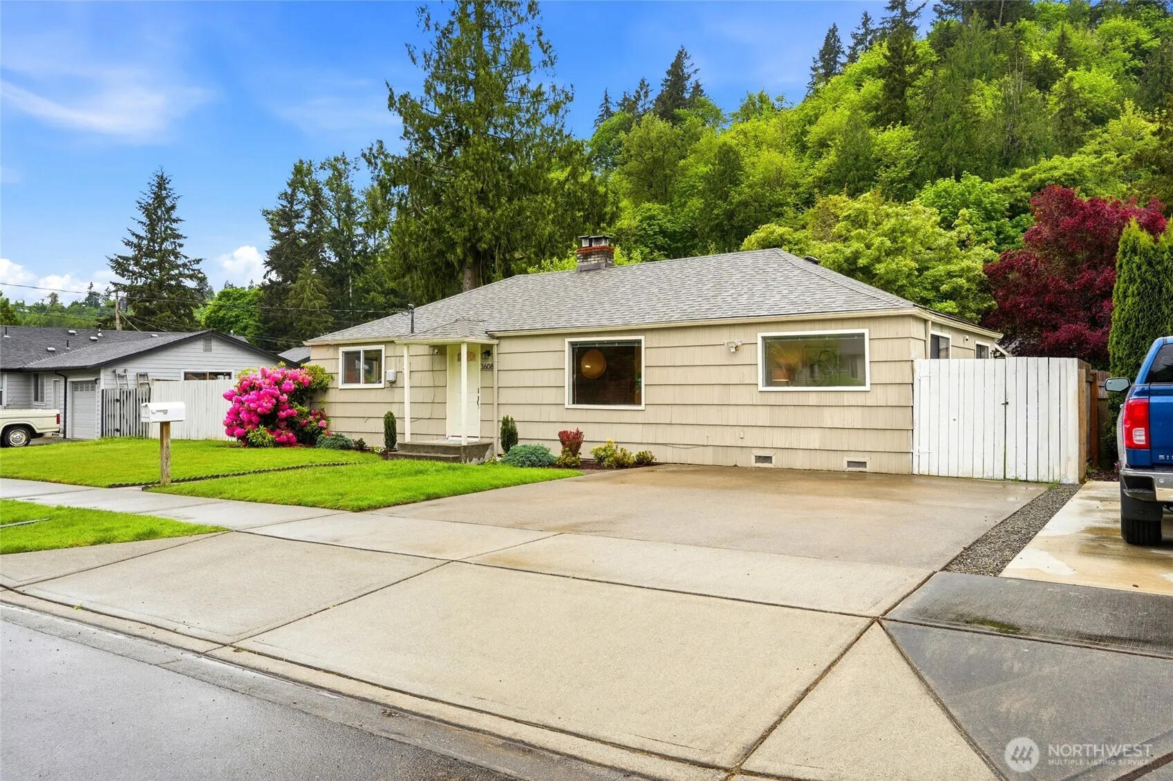 Property photo for 3608 Se 5th Place, Renton photo 2