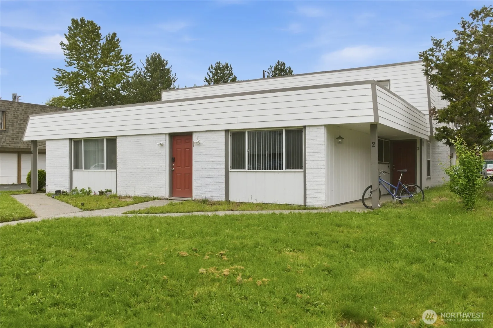 Property photo for 16 147th Avenue Se, Bellevue photo 2