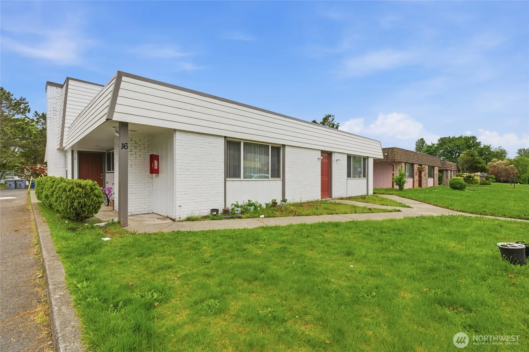 Property photo for 16 147th Avenue Se, Bellevue photo 3