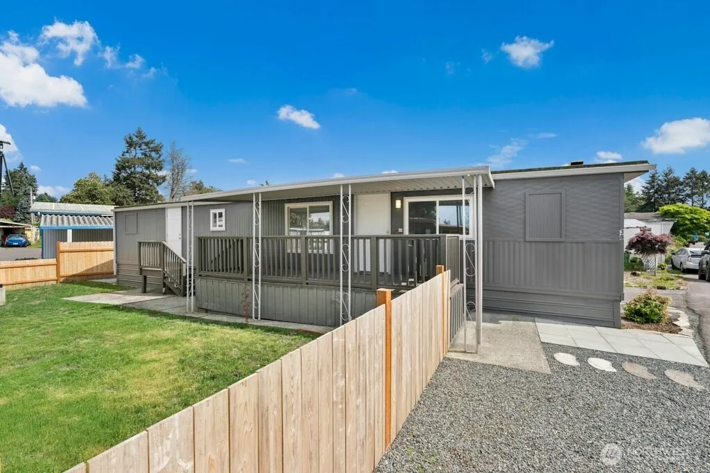12200 Stone Avenue N #38, Seattle
