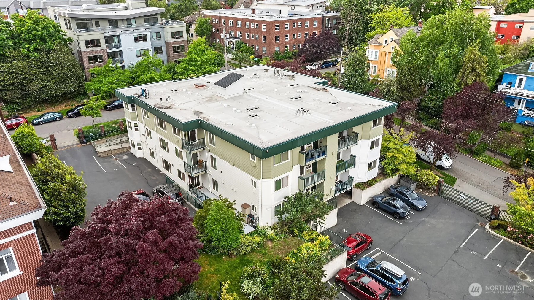 Property photo for 1818 18th Avenue #204, Seattle photo 2