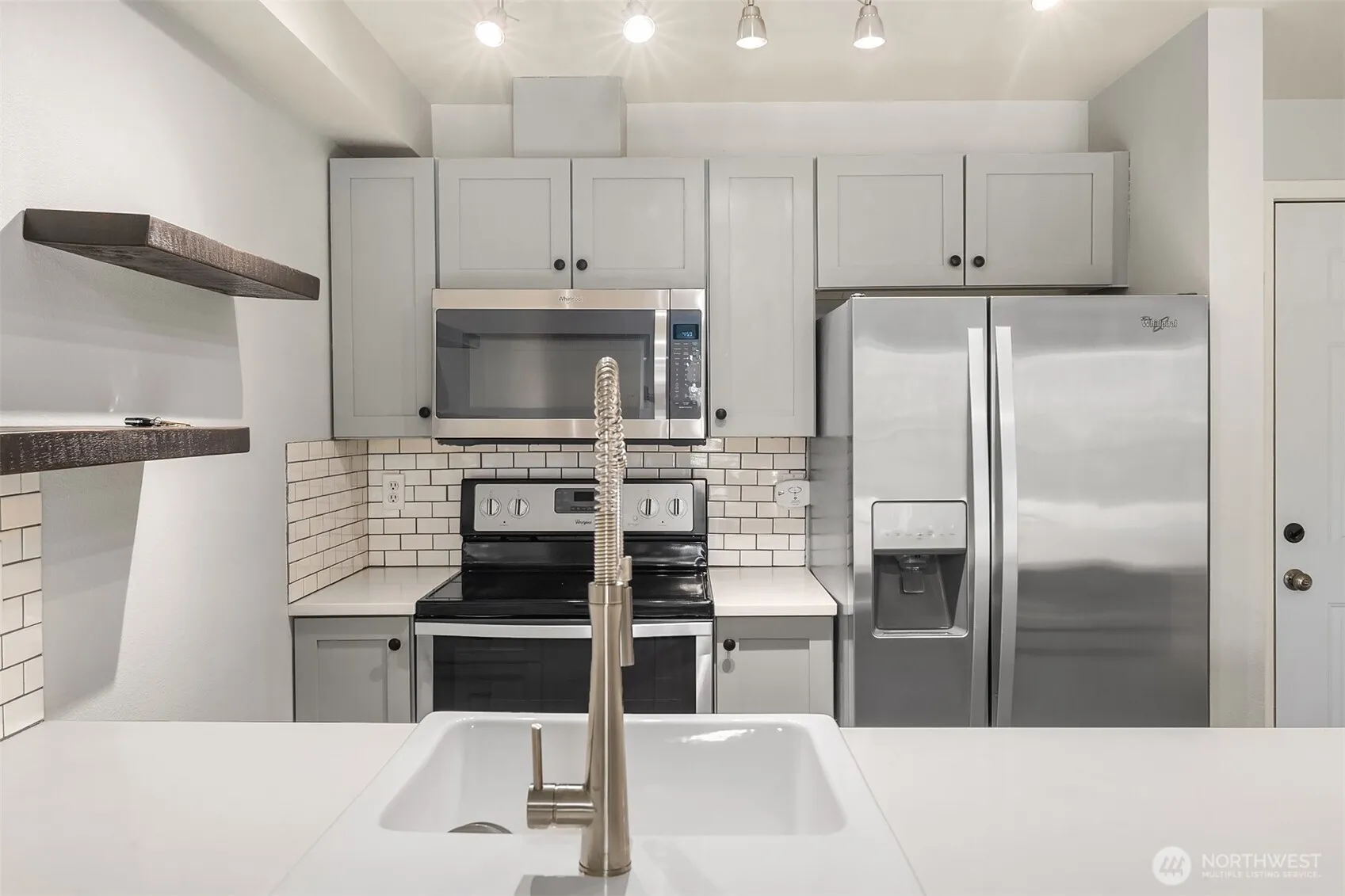Property photo for 1818 18th Avenue #204, Seattle photo 3