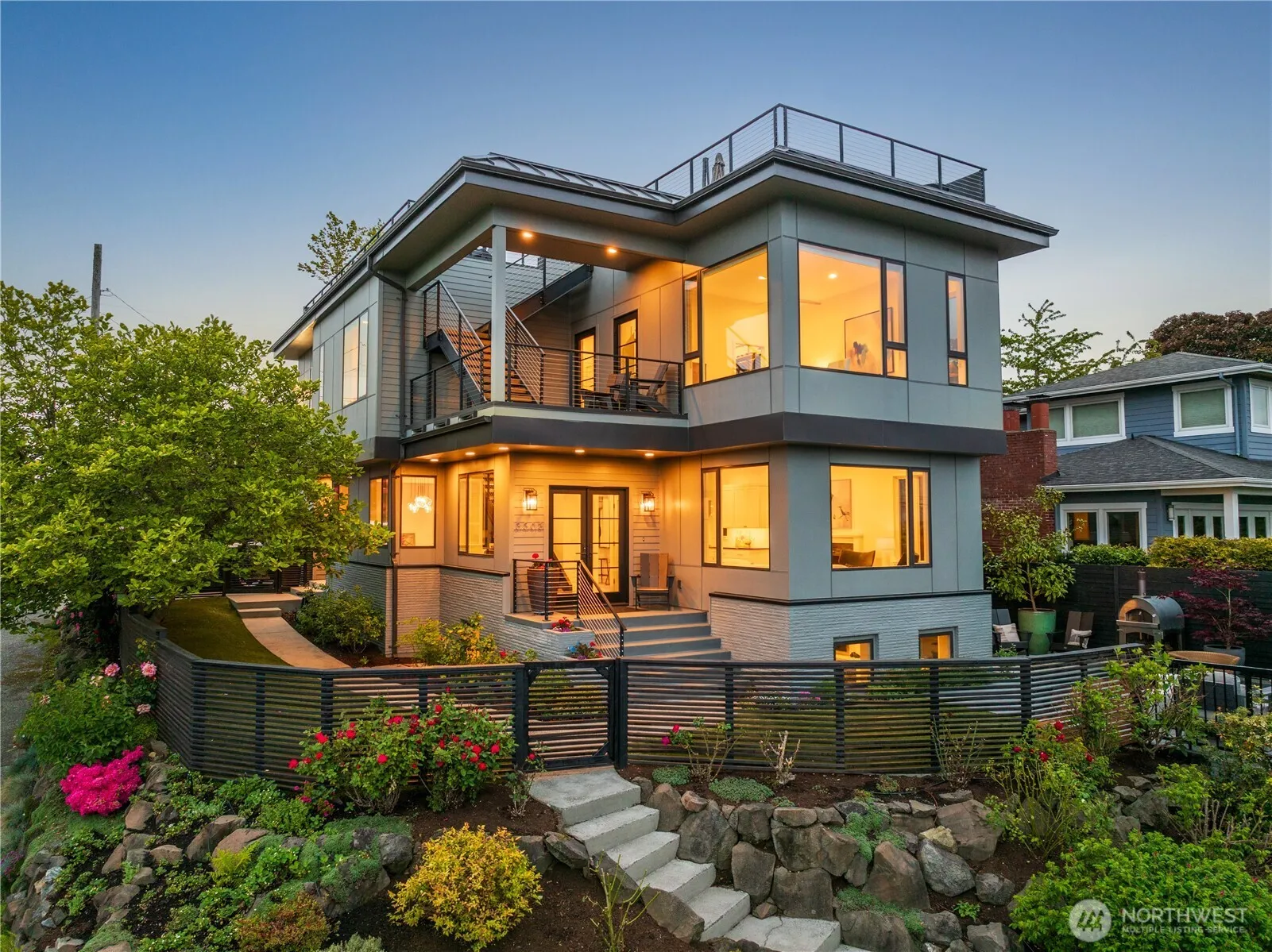 3303 37th Avenue W, Seattle