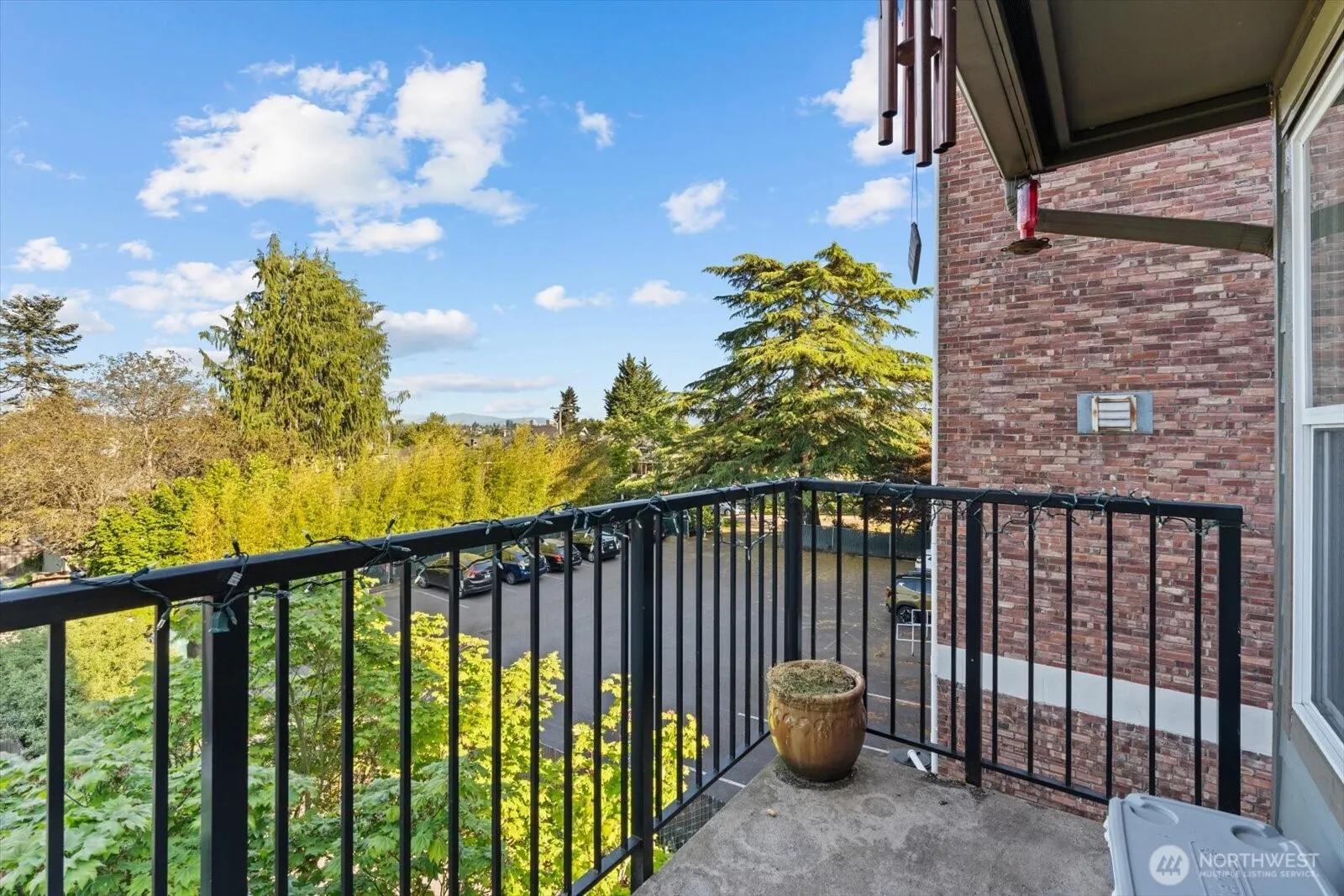 Property photo for 7814 Greenwood Avenue N #205, Seattle photo 4