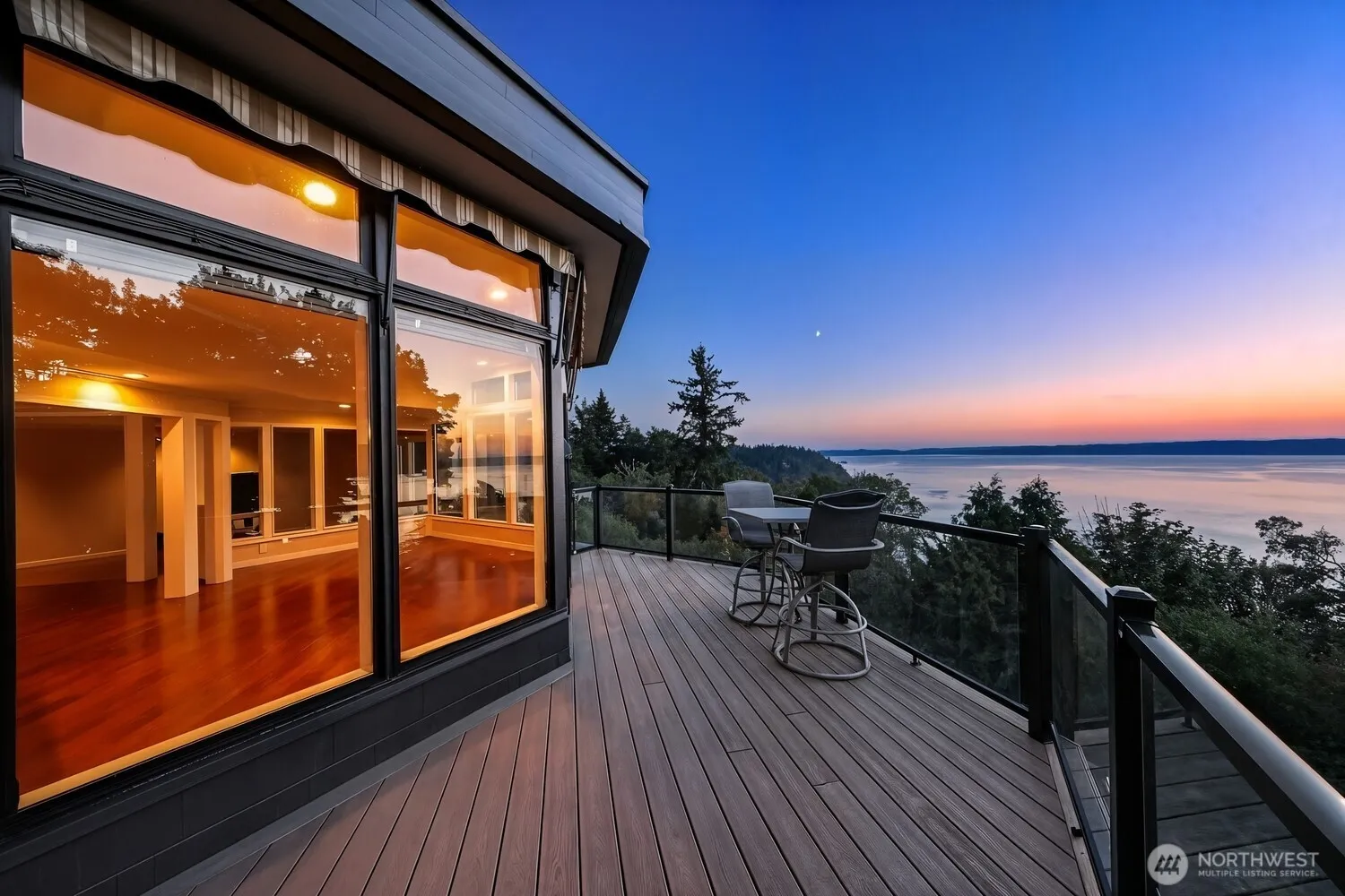 Property photo for 1919 Sw Cove Point Road, Burien