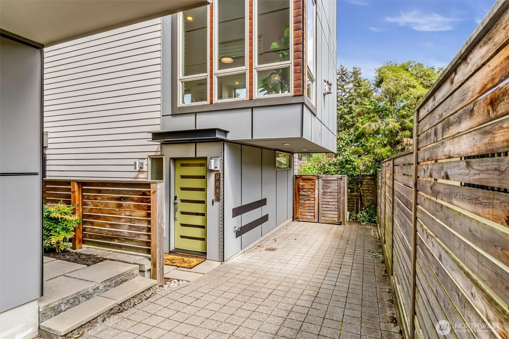 Property photo for 8840 Interlake Avenue N, Seattle photo 2