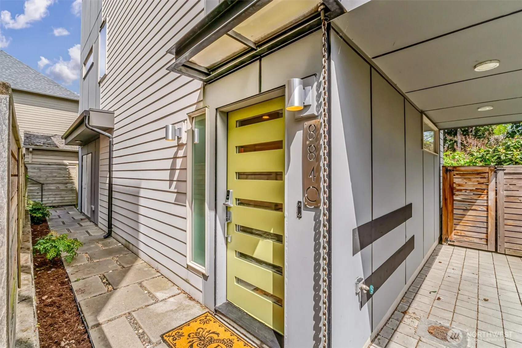 Property photo for 8840 Interlake Avenue N, Seattle photo 3
