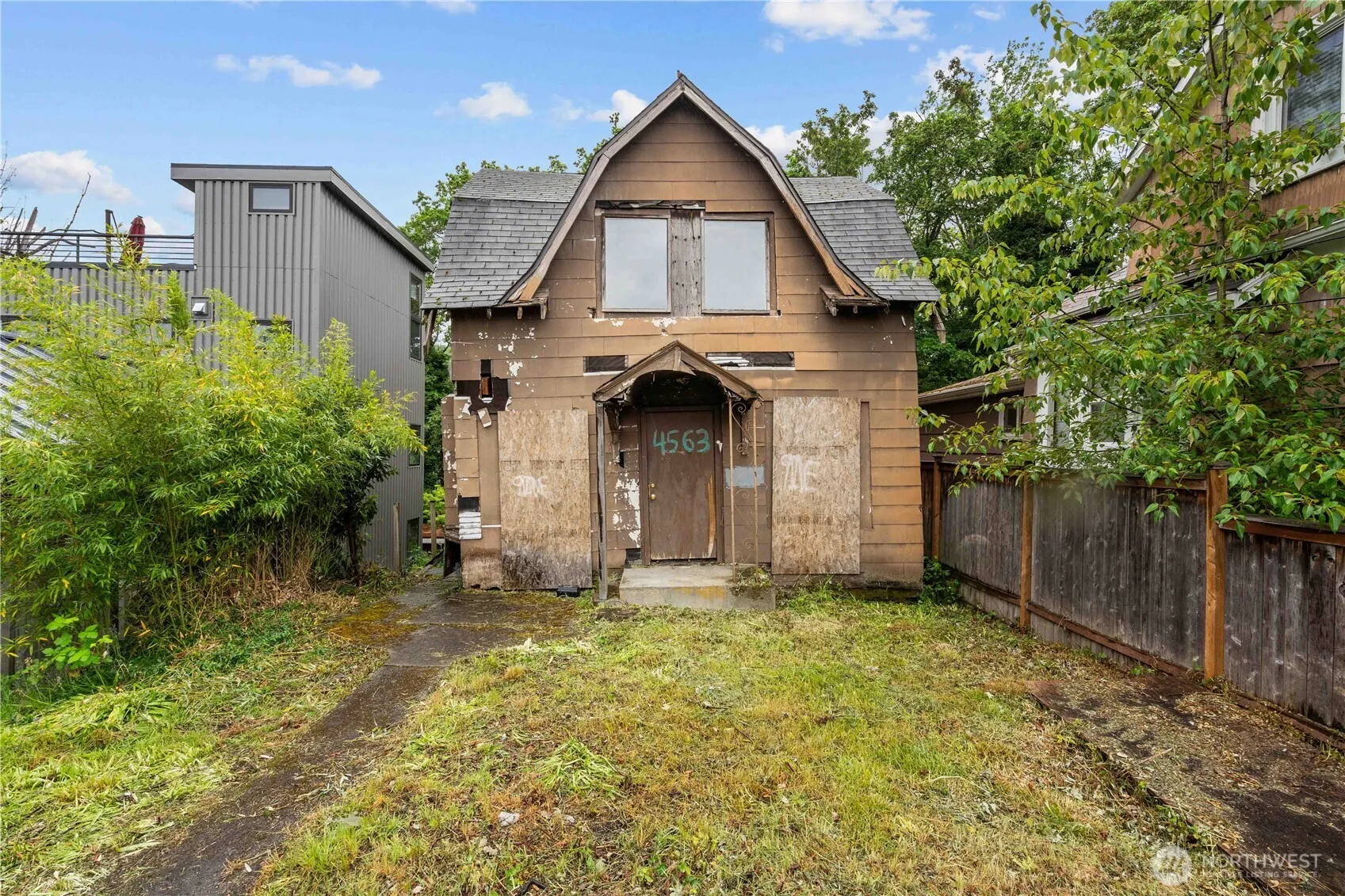 Property photo for 4563 33rd Avenue S, Seattle photo 3