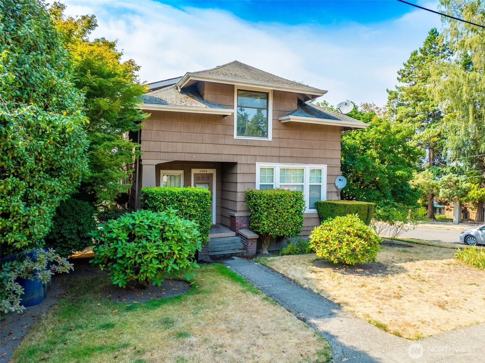 Property photo for 1303 13th Avenue S, Seattle photo 5