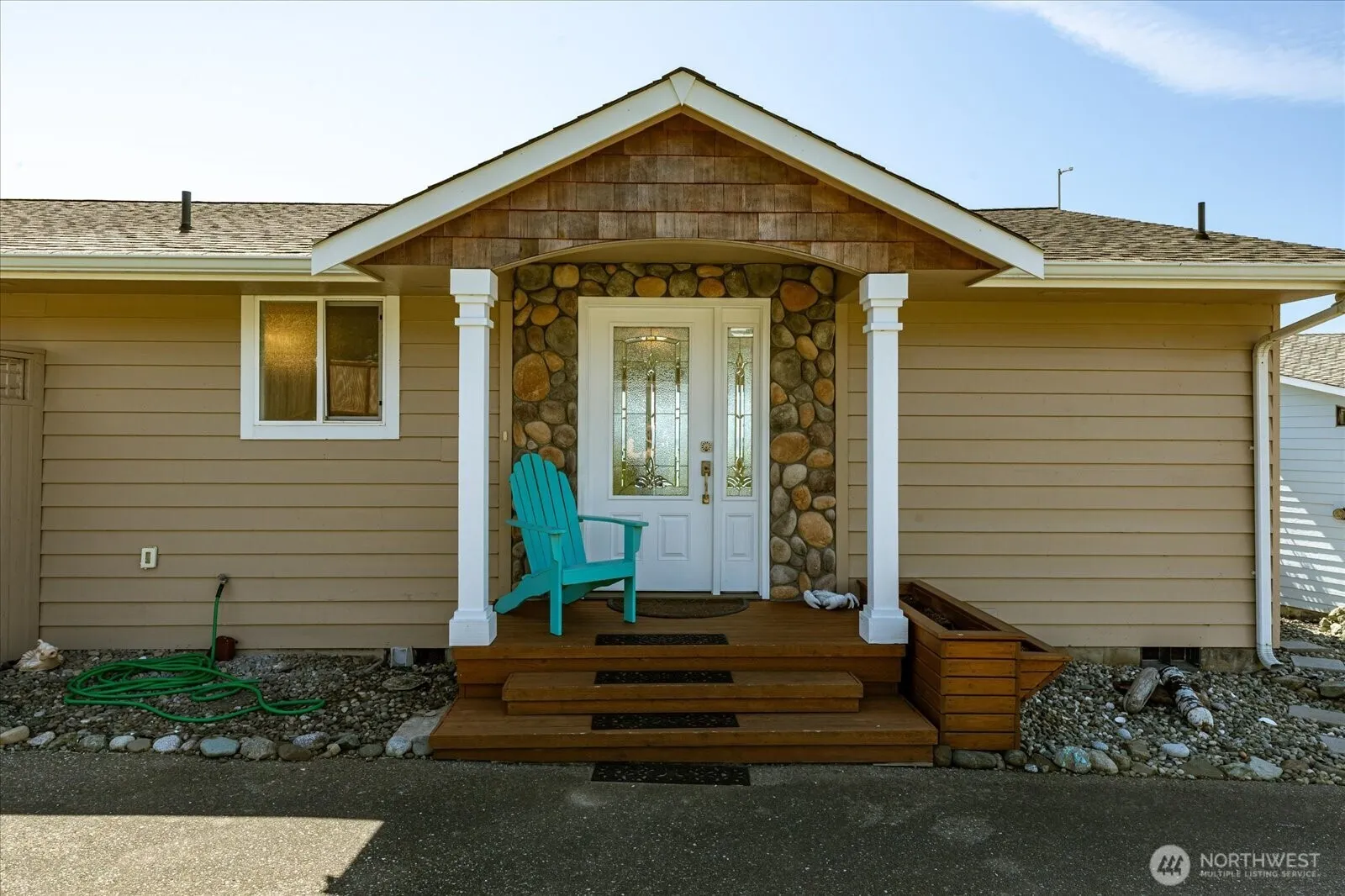 Property photo for 724 Hacienda Dr, Coupeville photo 3