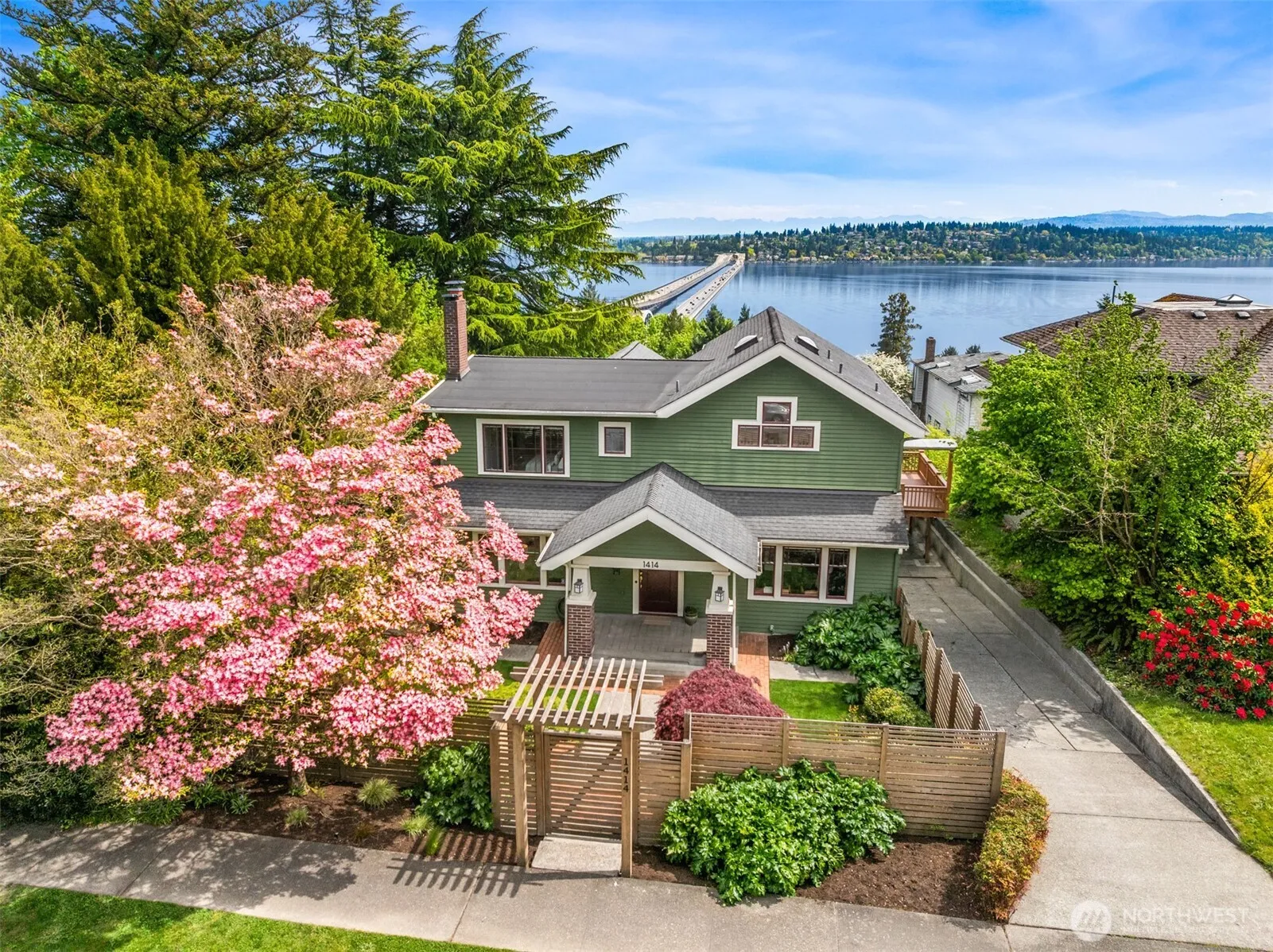 Property photo for 1414 Lake Washington Boulevard S, Seattle