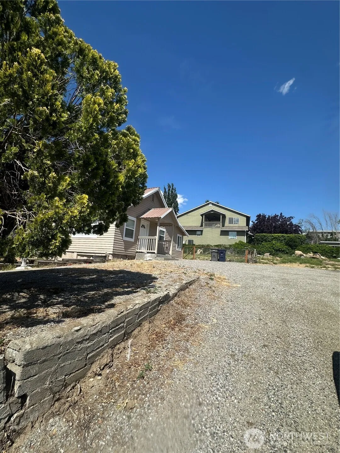 Property photo for 1007 N Baker Ave, East Wenatchee photo 3