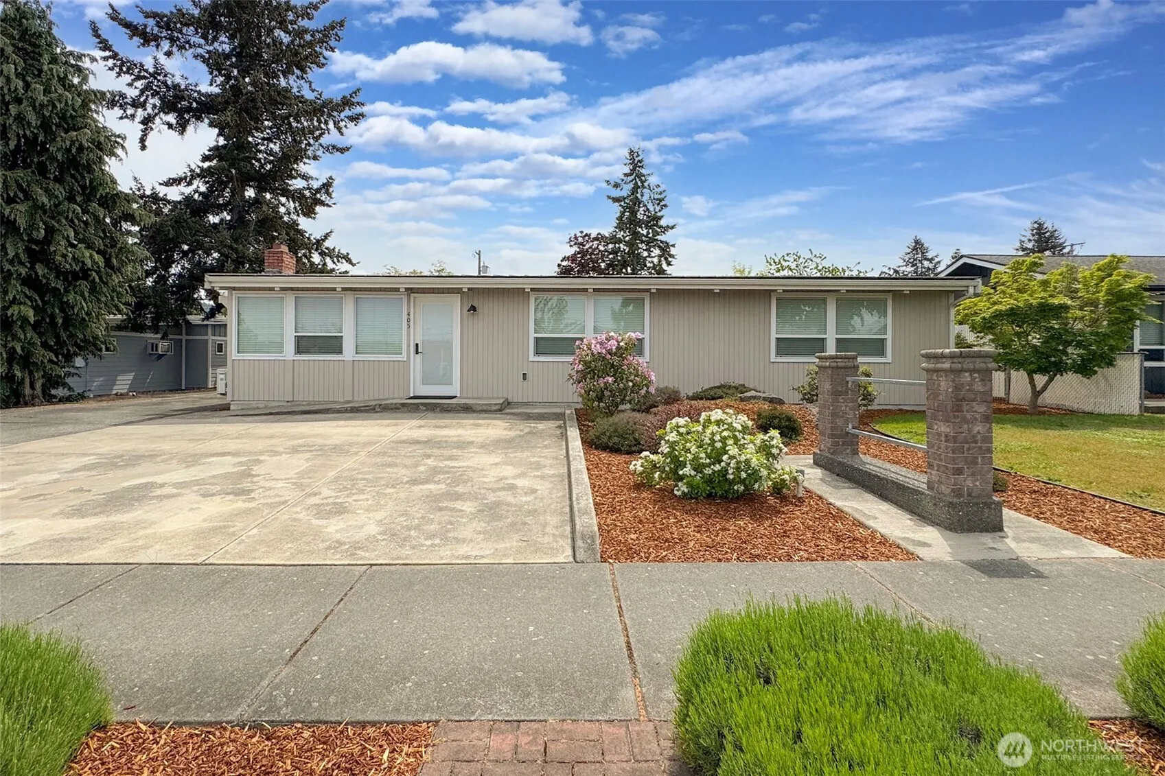 Property photo for 405 W Bell Street, Sequim photo 2