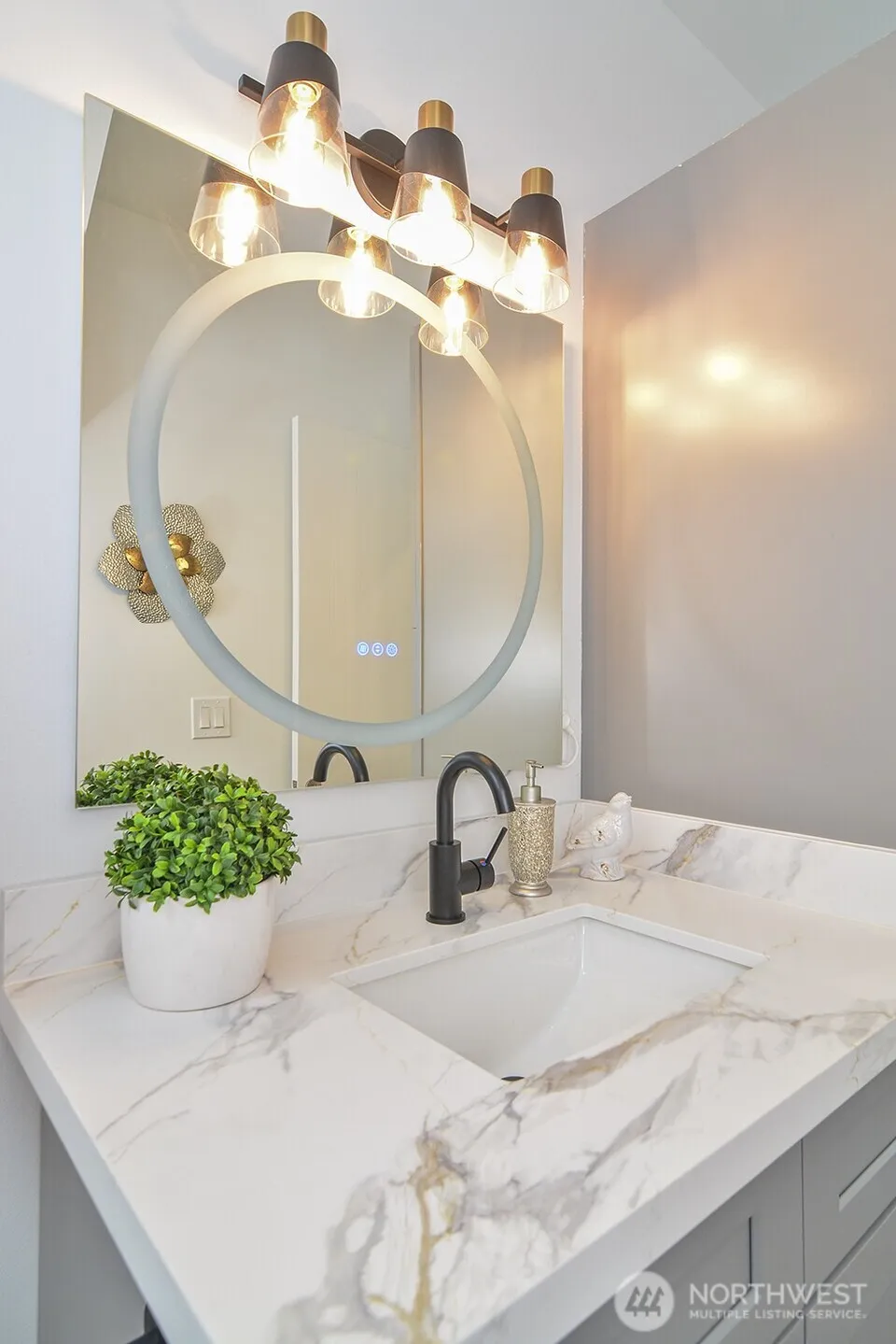 Property photo for 2336 B 23rd Avenue S, Seattle photo 4