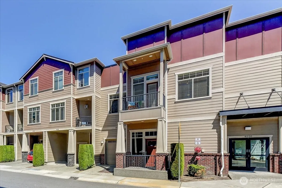 Property photo for 4020 Ne 3rd Place #b, Renton