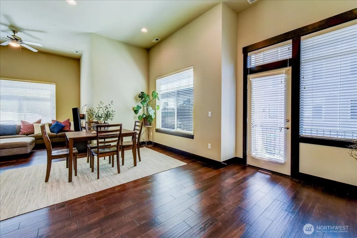 Property photo for 4020 Ne 3rd Place #b, Renton photo 5
