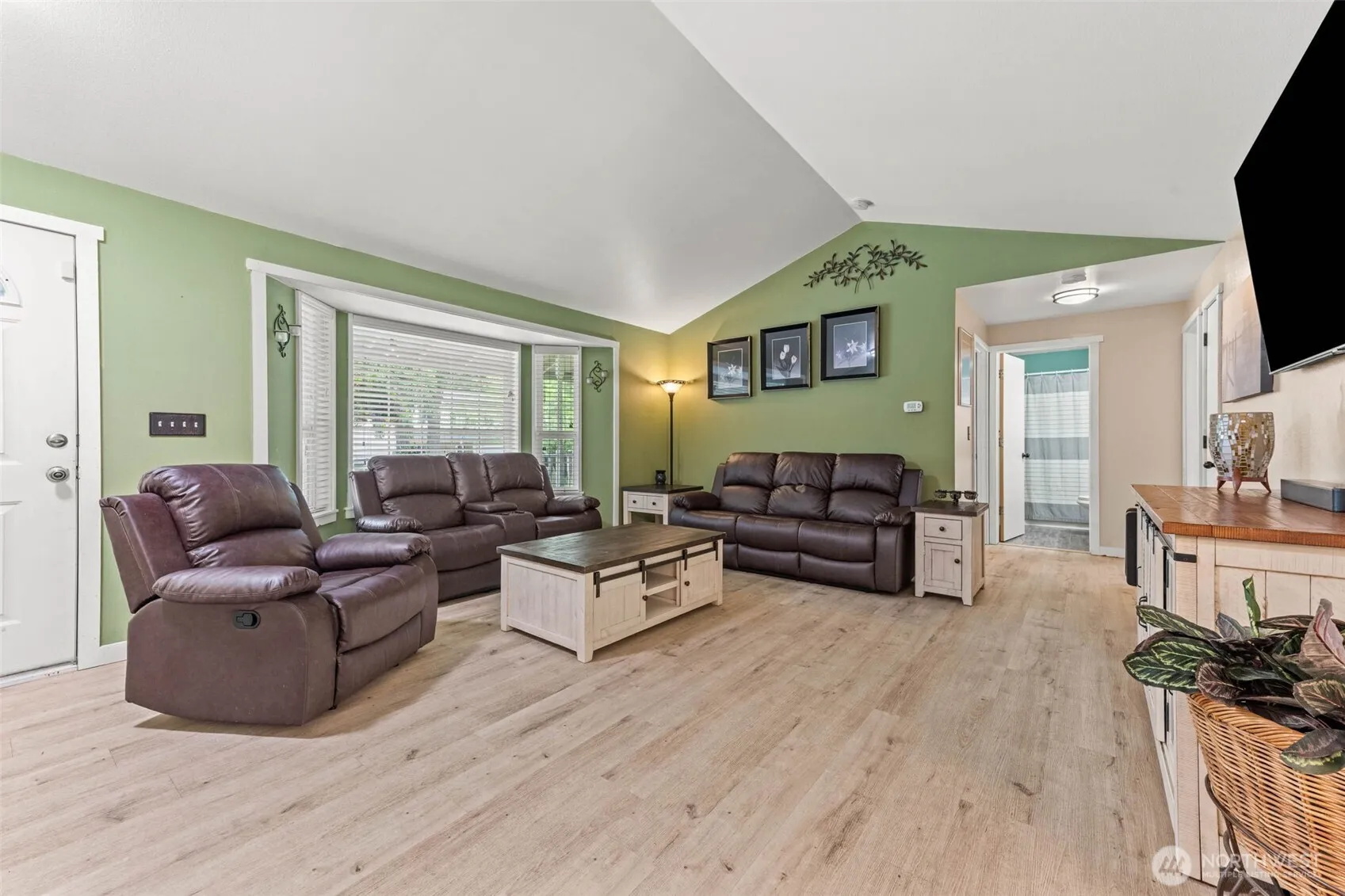 Property photo for 18107 E Clear Lake Boulevard Se, Yelm photo 4