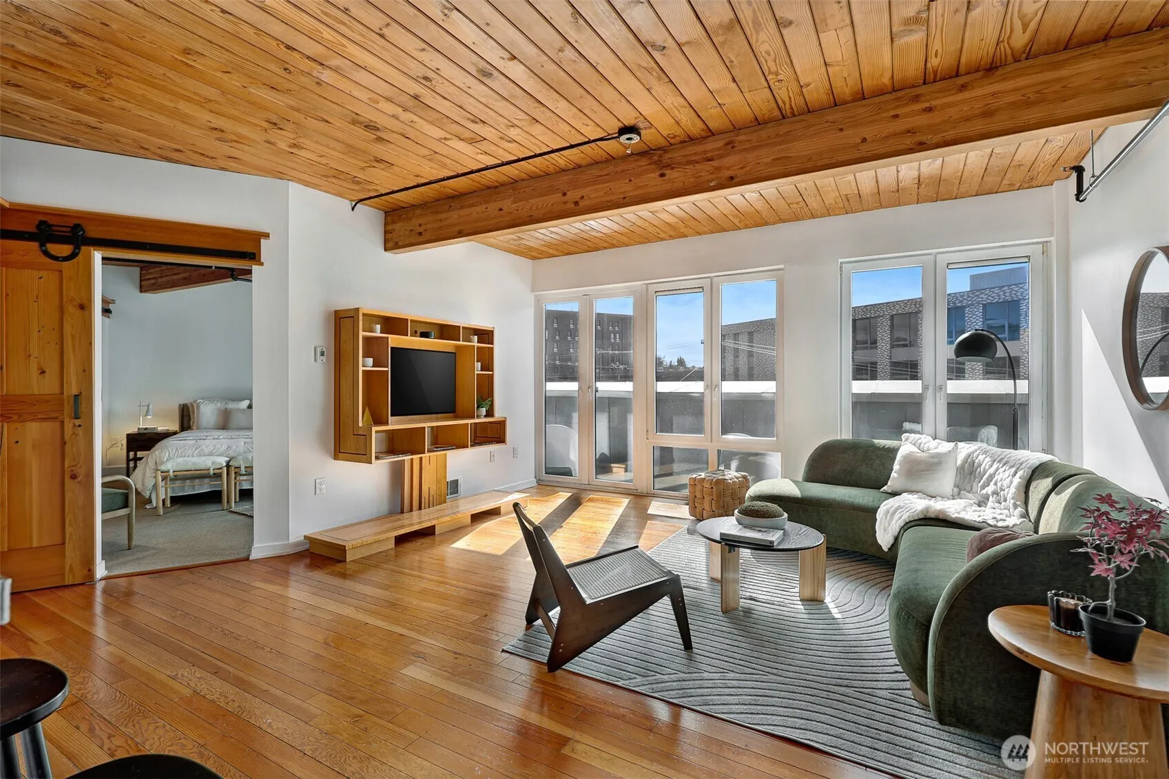 Property photo for 1408 12th Avenue #406, Seattle photo 2
