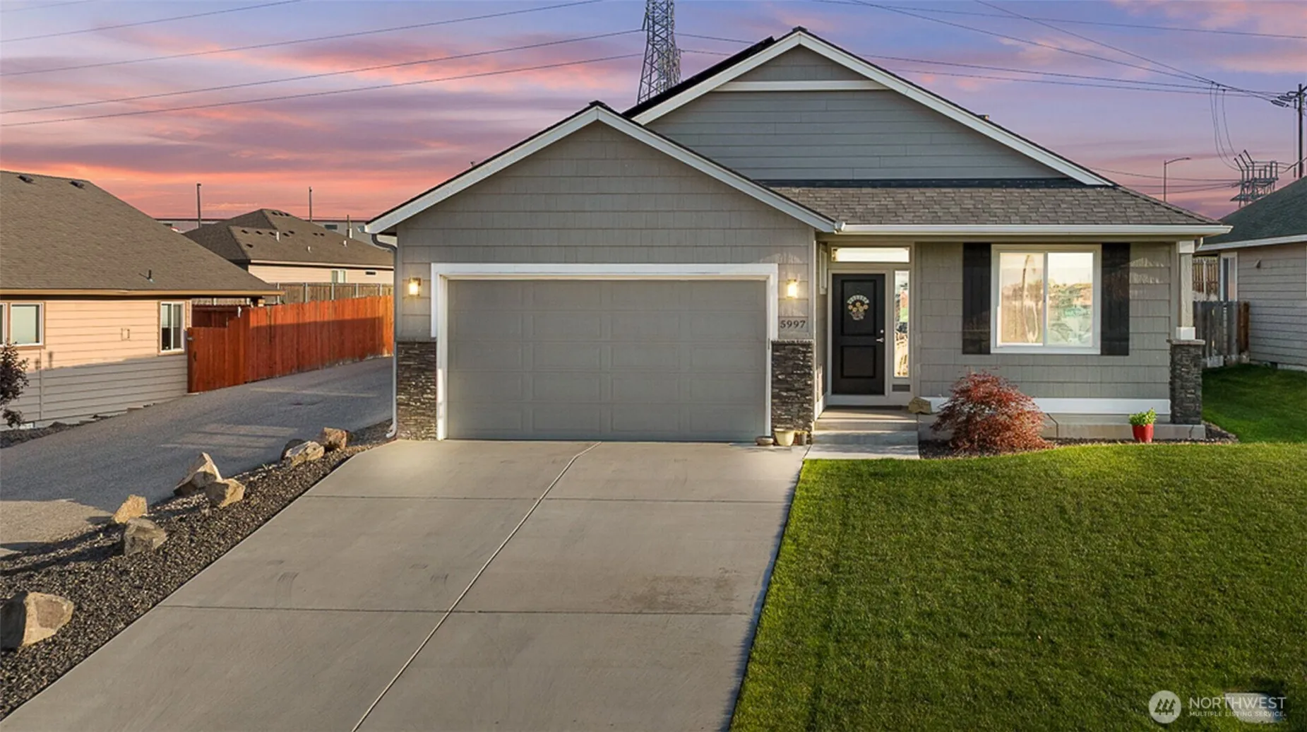 Property photo for 5997 W 41st Ave, Kennewick
