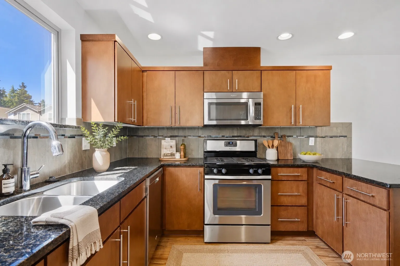 Property photo for 12031 35th Avenue Ne #a, Seattle photo 5