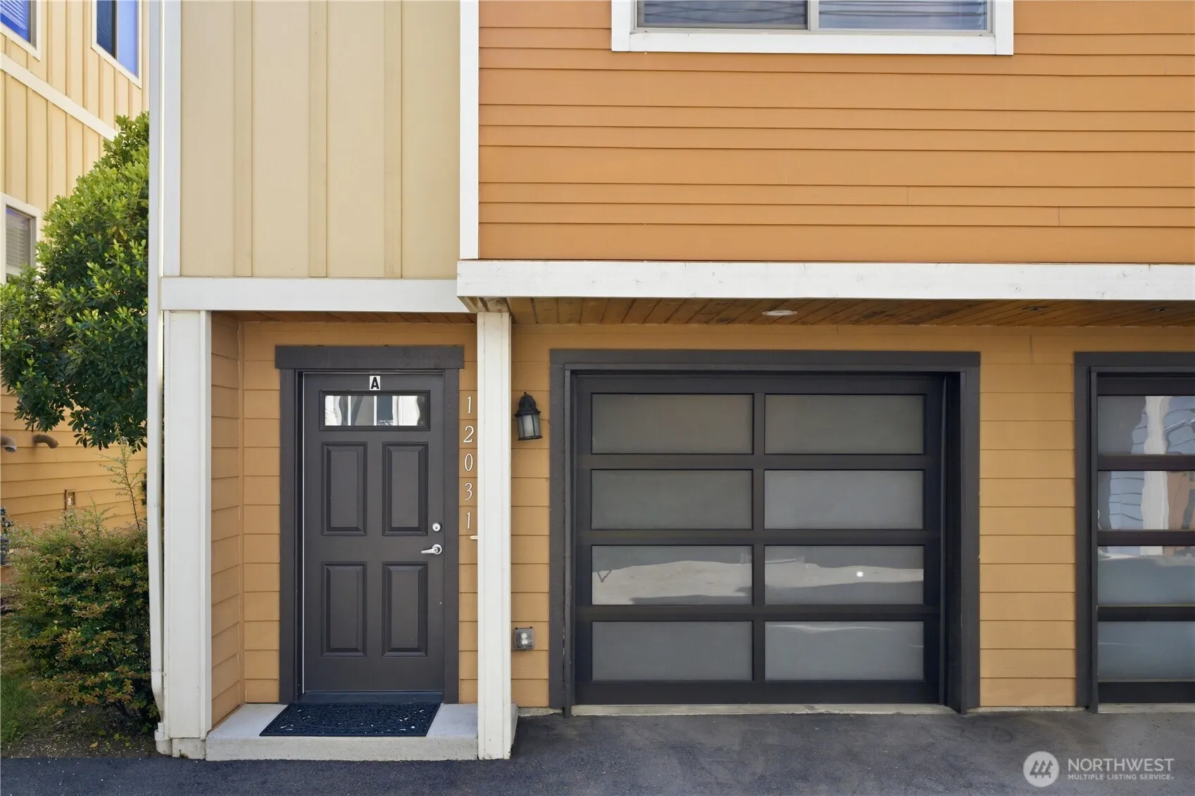 Property photo for 12031 35th Avenue Ne #a, Seattle photo 2
