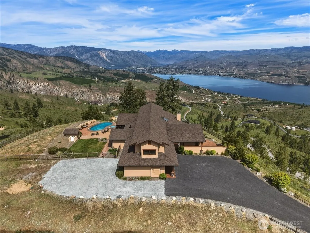 Property photo for 300 Hawks Ridge Road, Chelan photo 4