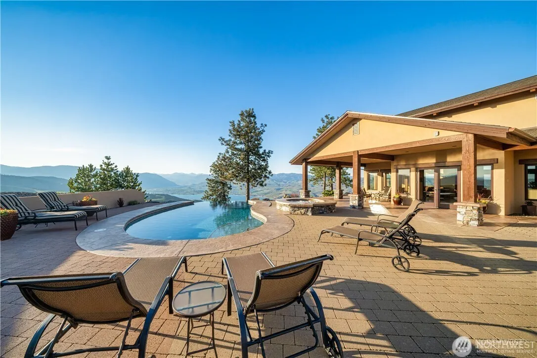 Property photo for 300 Hawks Ridge Road, Chelan photo 3