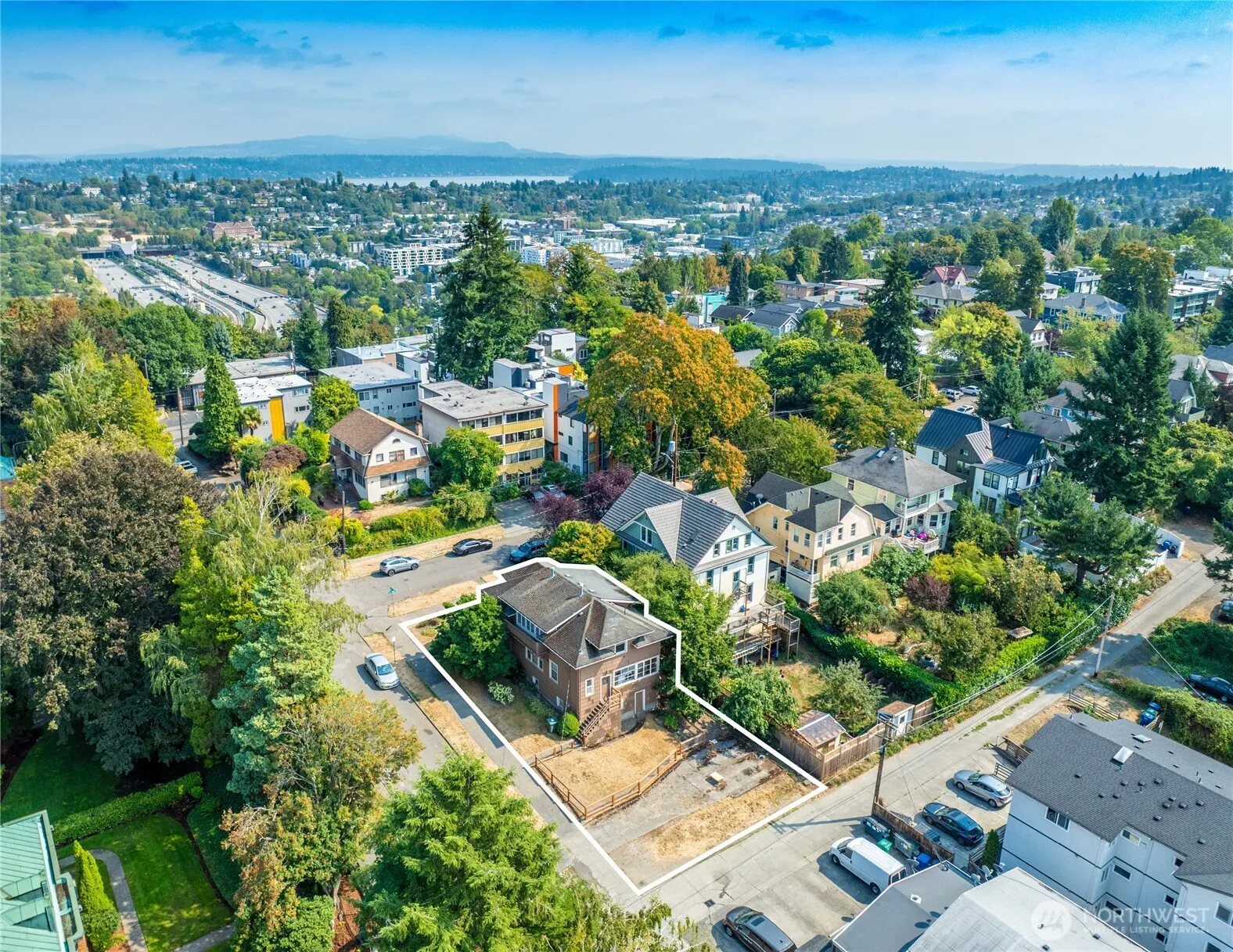Property photo for 1303 13th Avenue S, Seattle