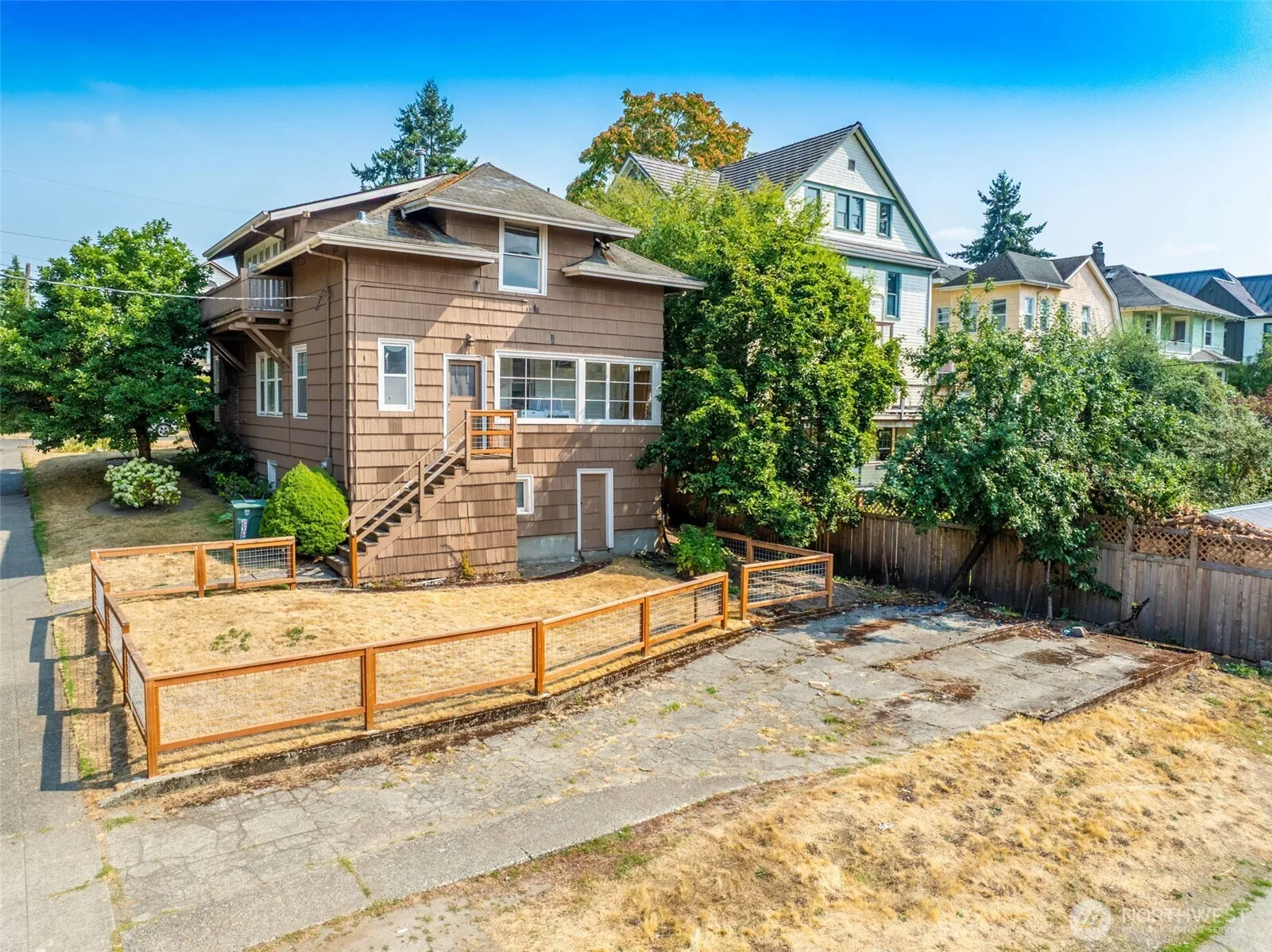 Property photo for 1303 13th Avenue S, Seattle photo 4