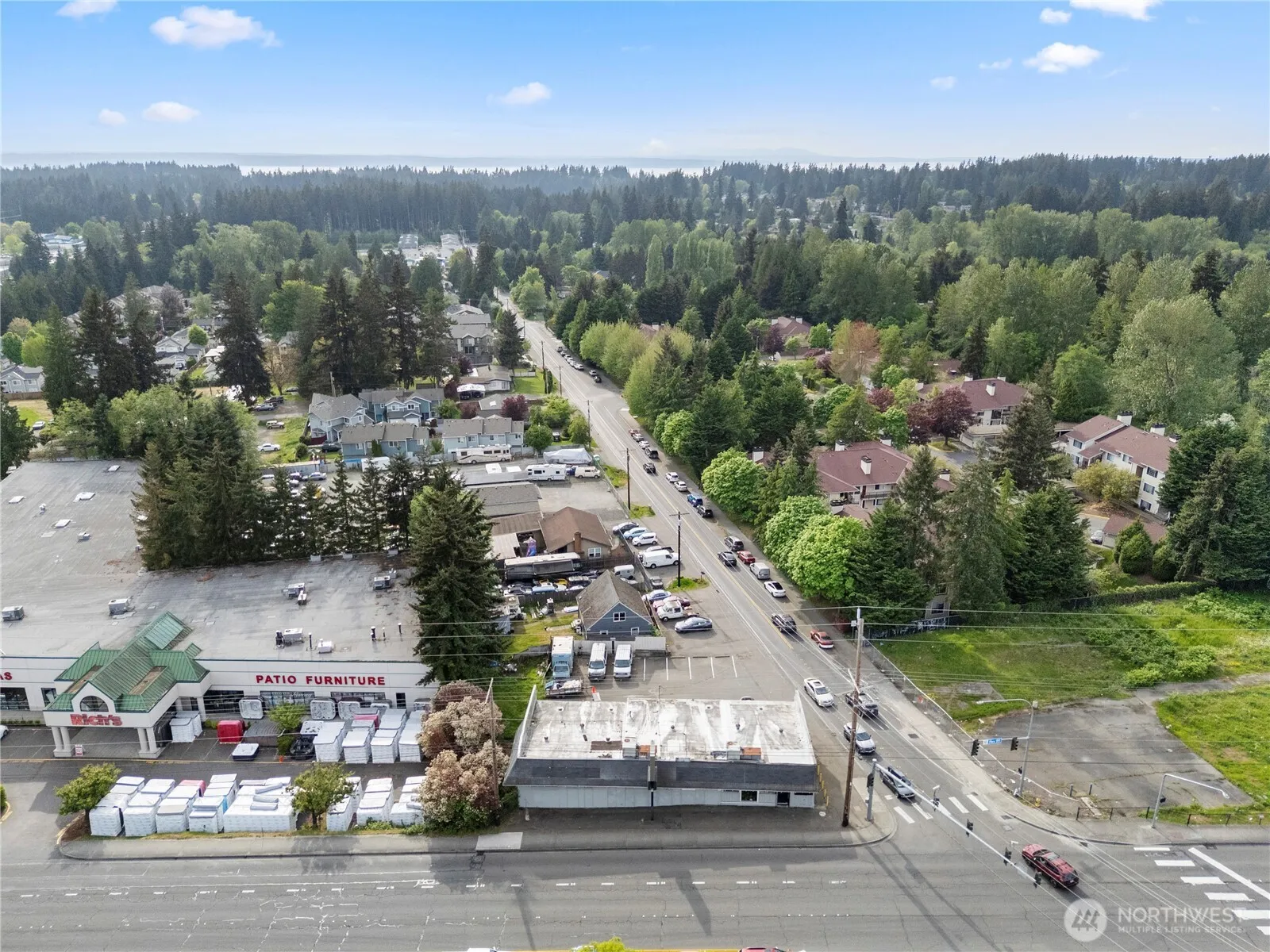 Property photo for 1604 Highway 99, Lynnwood photo 2
