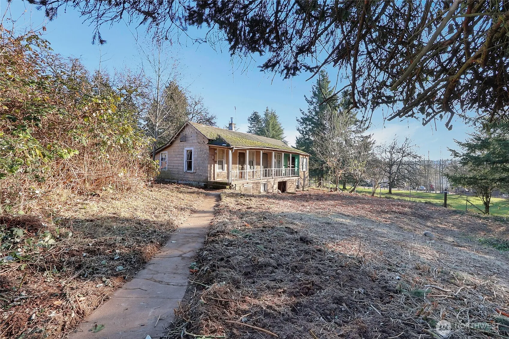 Property photo for 32910 5th Avenue, Black Diamond photo 2