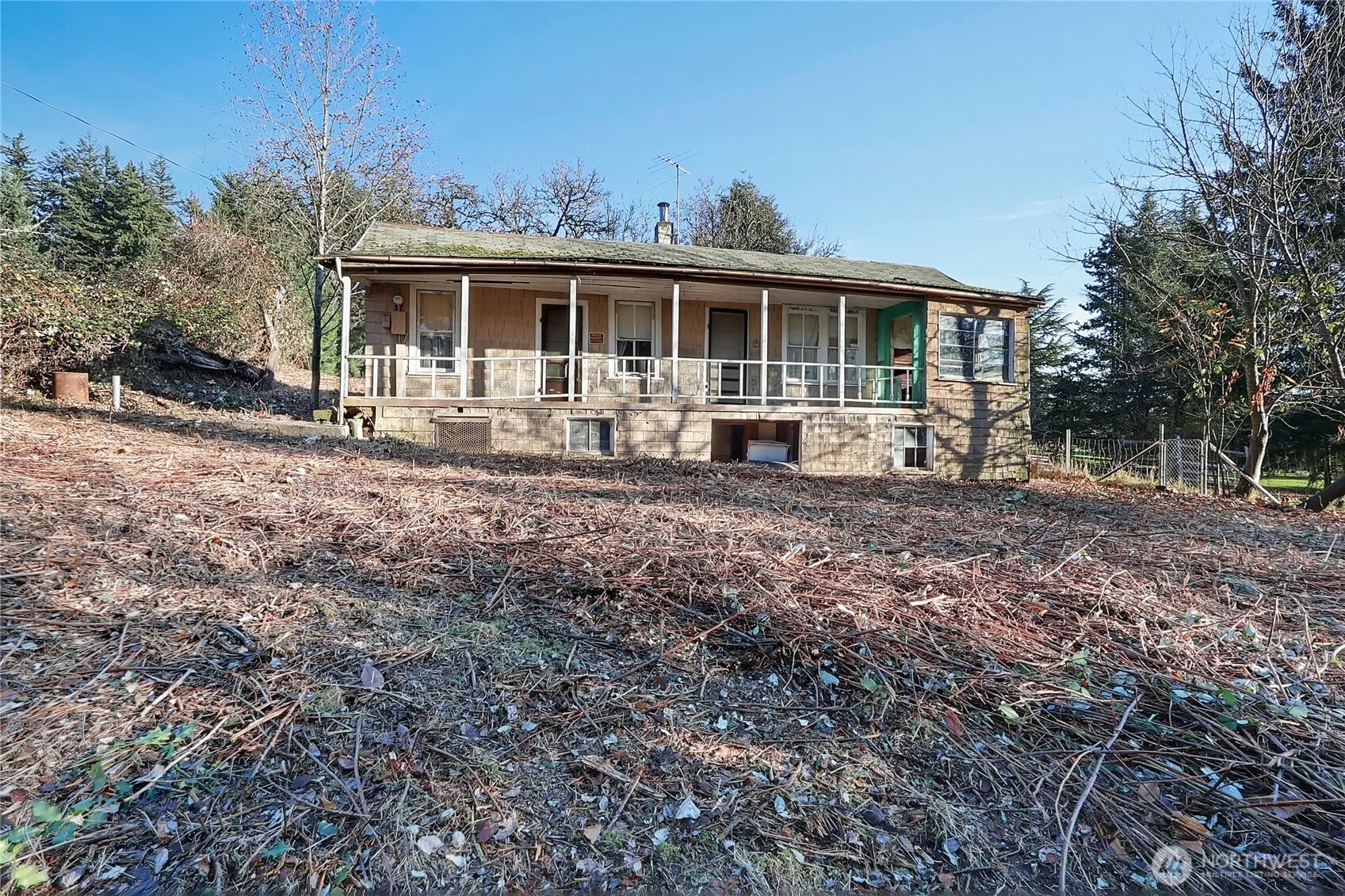 Property photo for 32910 5th Avenue, Black Diamond photo 4
