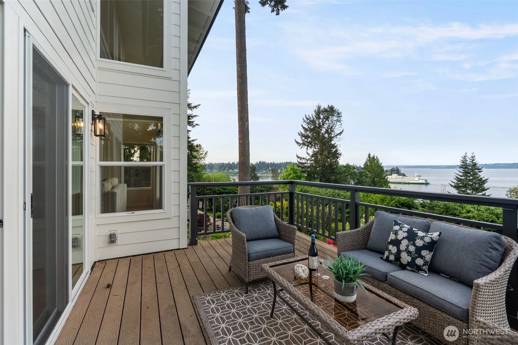 Property photo for 10879 Bill Point Circle Ne, Bainbridge Island photo 2