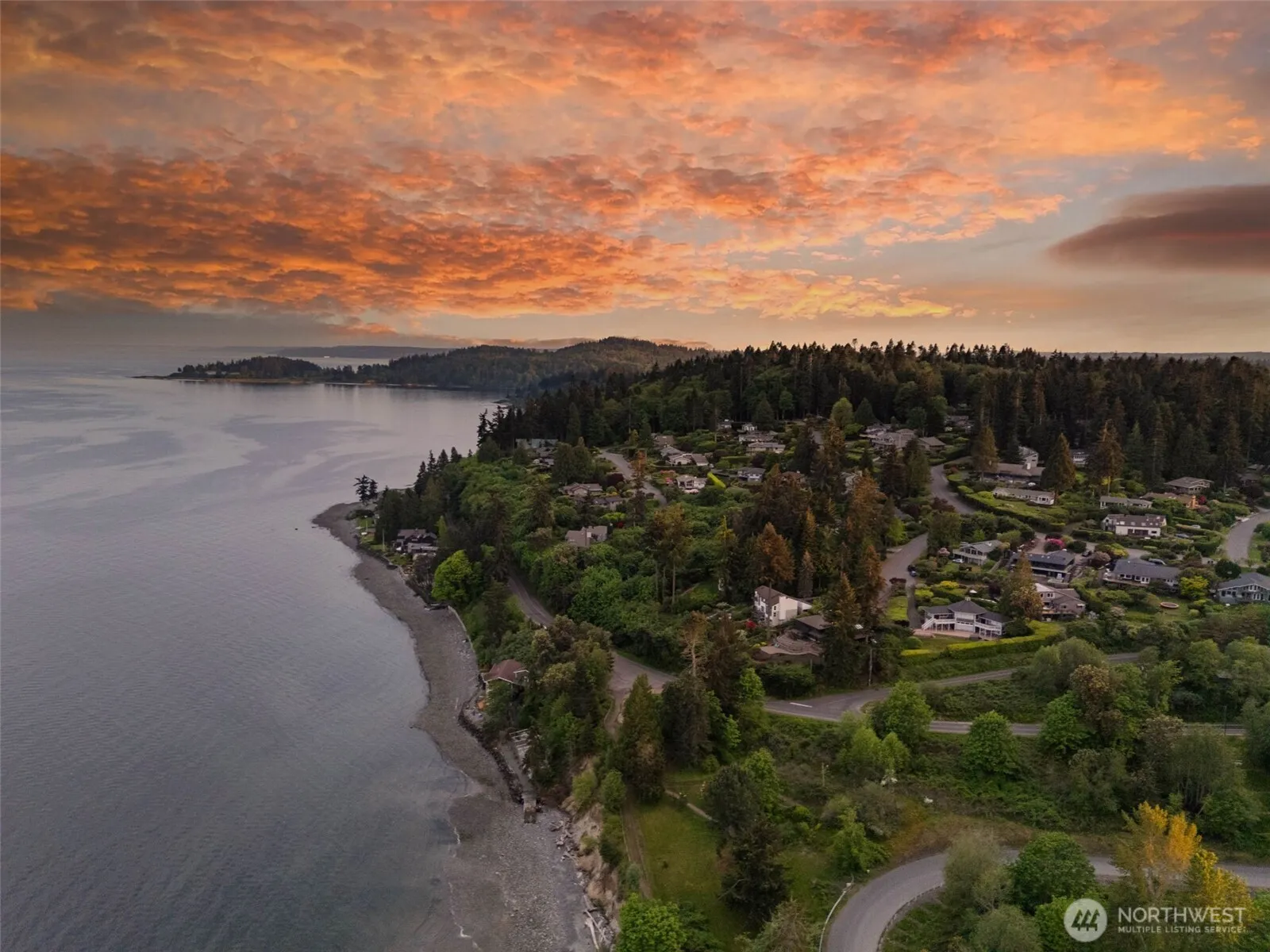 Property photo for 10879 Bill Point Circle Ne, Bainbridge Island photo 3