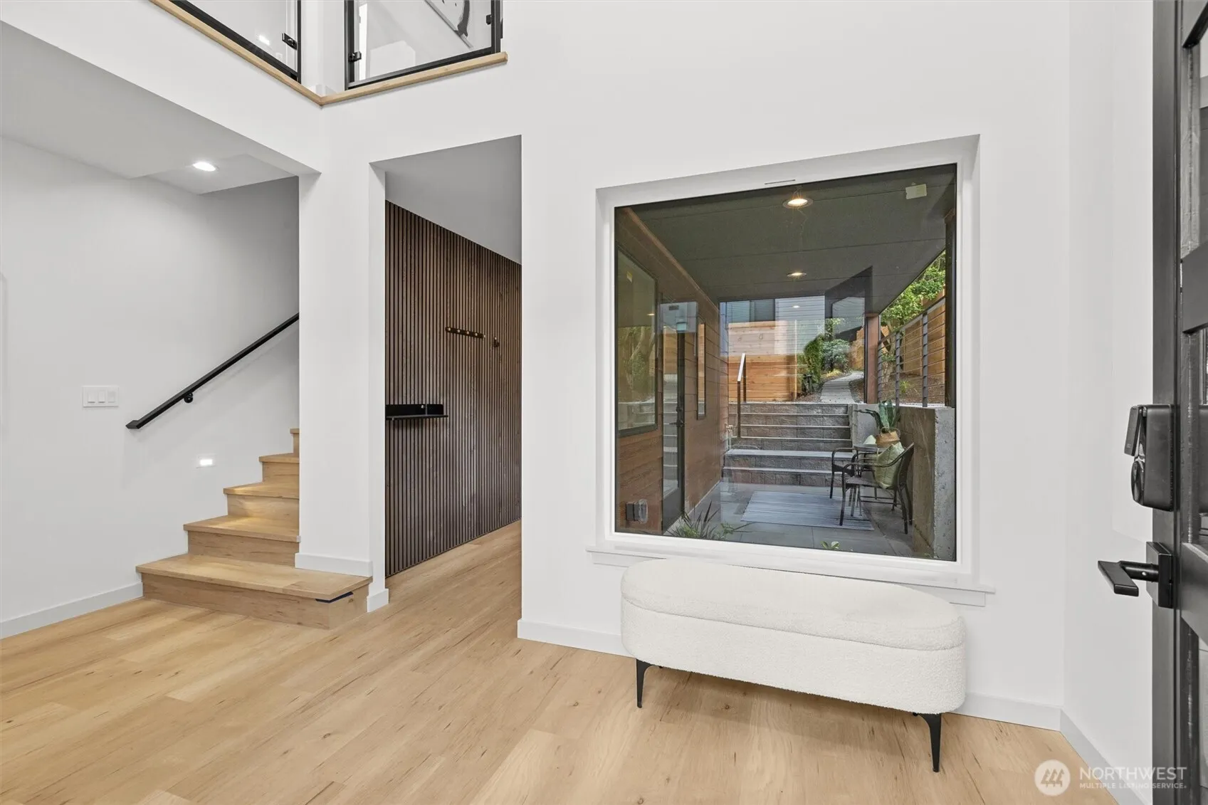 Property photo for 5446 40th Avenue Sw, Seattle photo 5