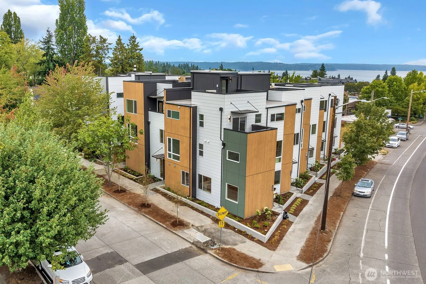 Property photo for 6400 Fauntleroy Way Sw, Seattle photo 3
