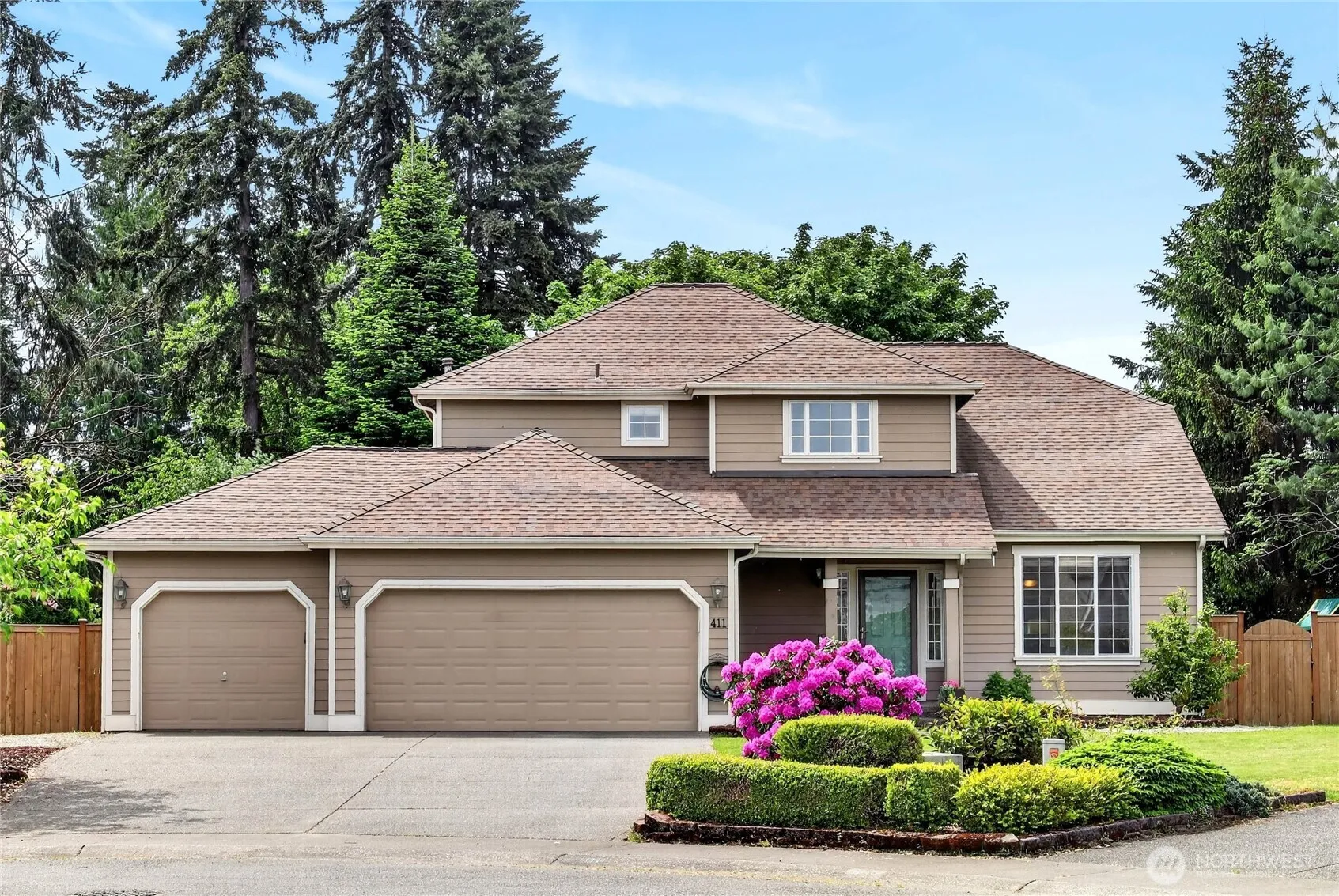 Property photo for 411 25th Avenue Pl, Milton