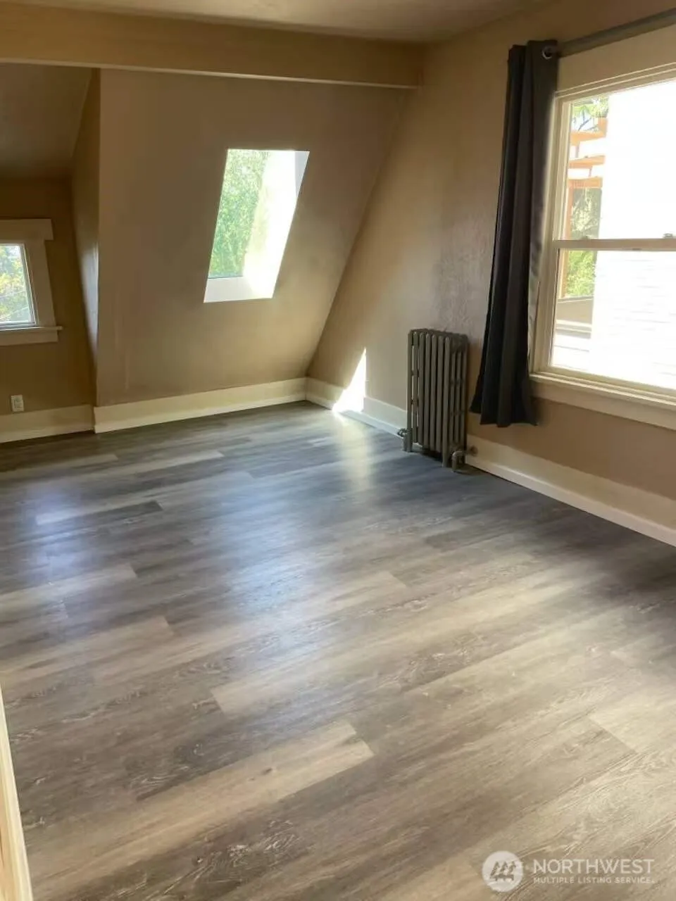 Property photo for 1606 Lakeview Boulevard E, Seattle photo 3