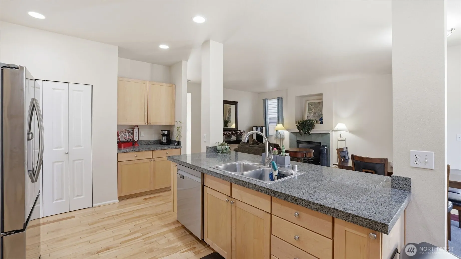 Property photo for 6114 Montevista Drive Se, Auburn photo 3