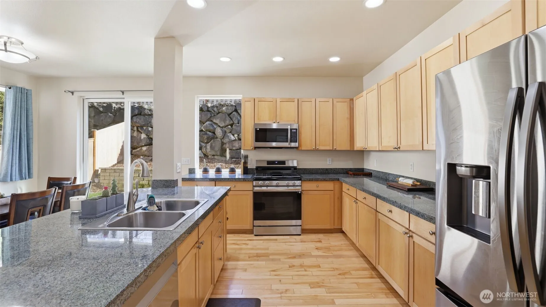 Property photo for 6114 Montevista Drive Se, Auburn photo 2