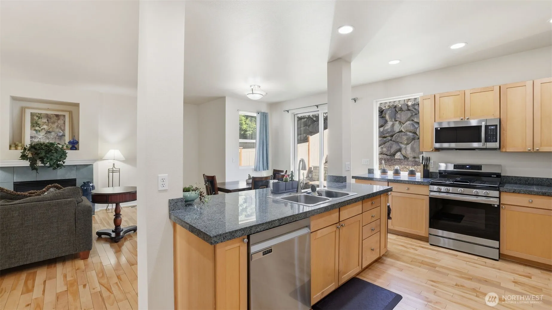 Property photo for 6114 Montevista Drive Se, Auburn photo 5