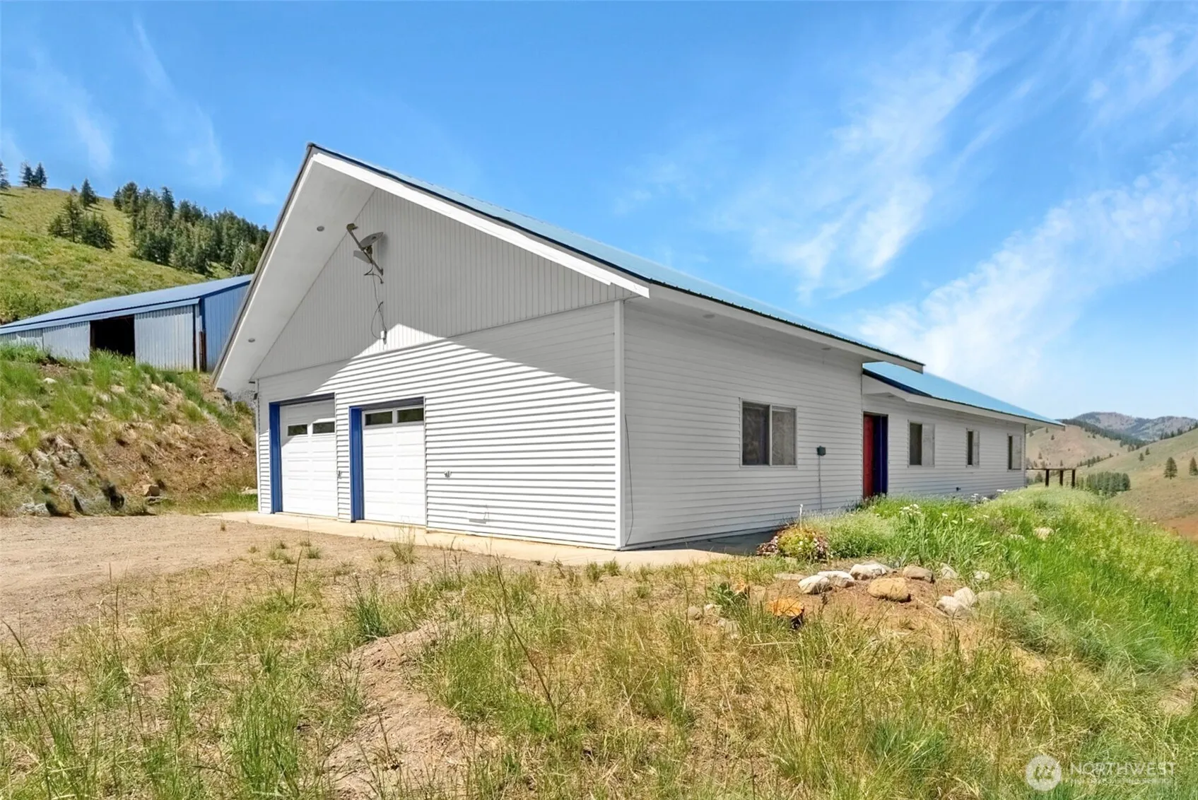 Property photo for 427 Rendezvous Road, Winthrop photo 2