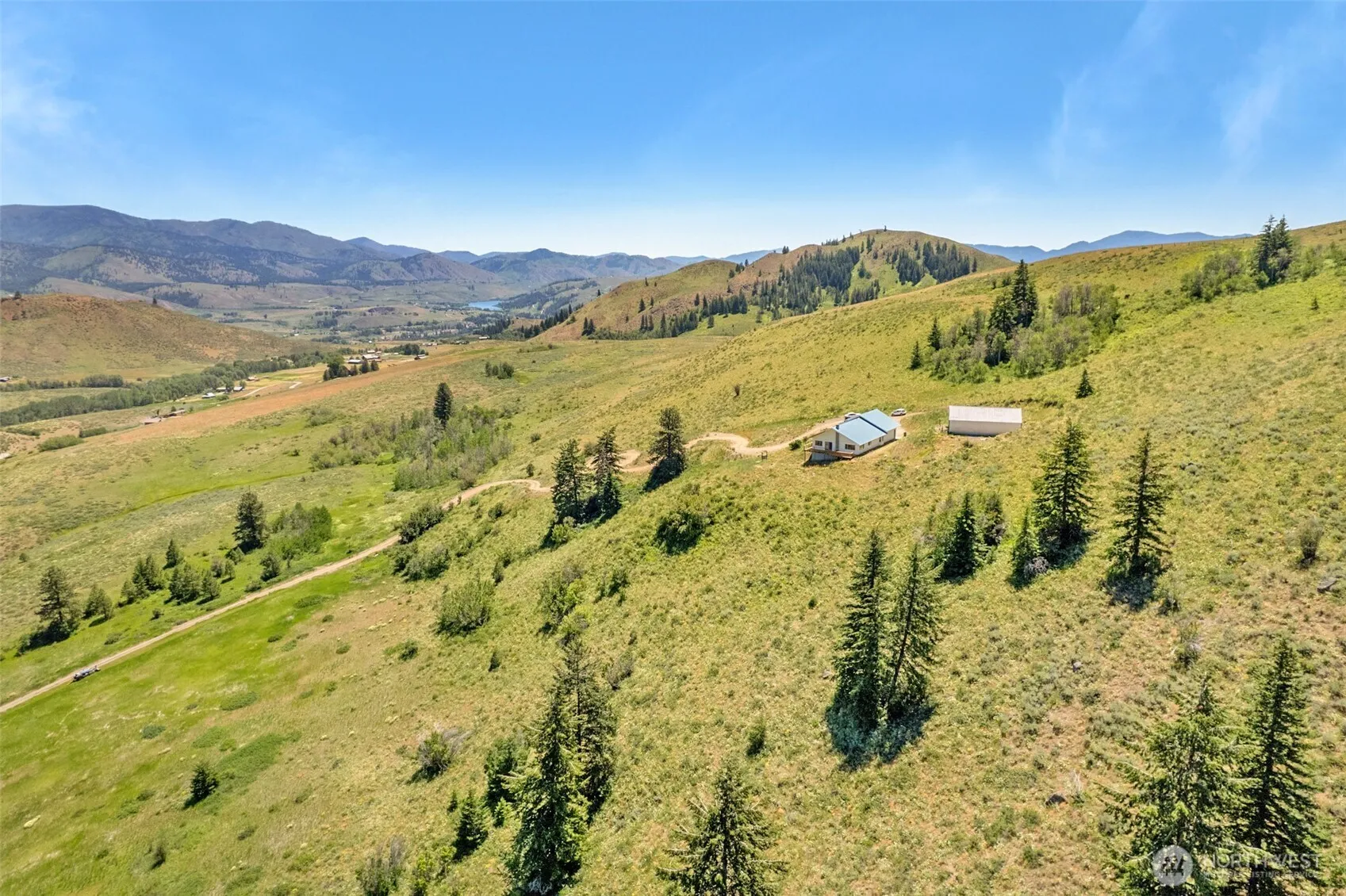 Property photo for 427 Rendezvous Road, Winthrop photo 3