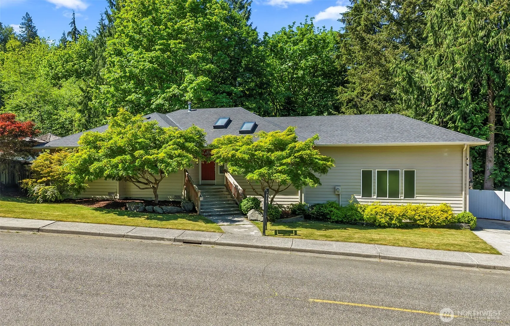 Property photo for 4930 Narbeck Avenue, Everett photo 3