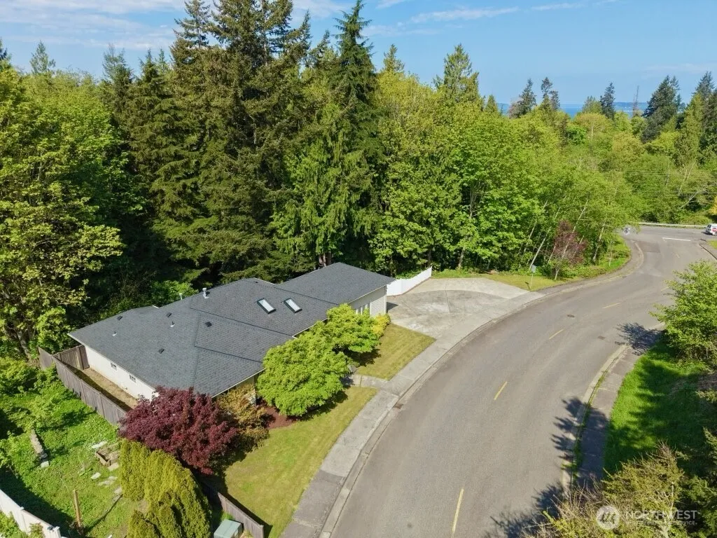 Property photo for 4930 Narbeck Avenue, Everett photo 2