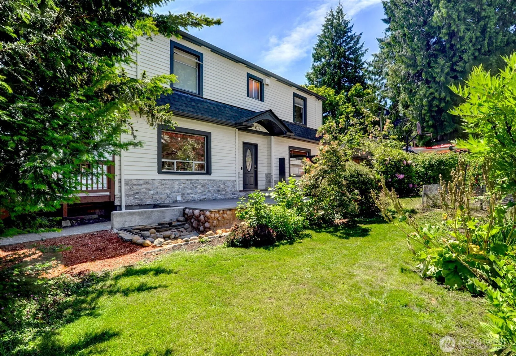 Property photo for 6541 20th Avenue Ne, Seattle photo 2