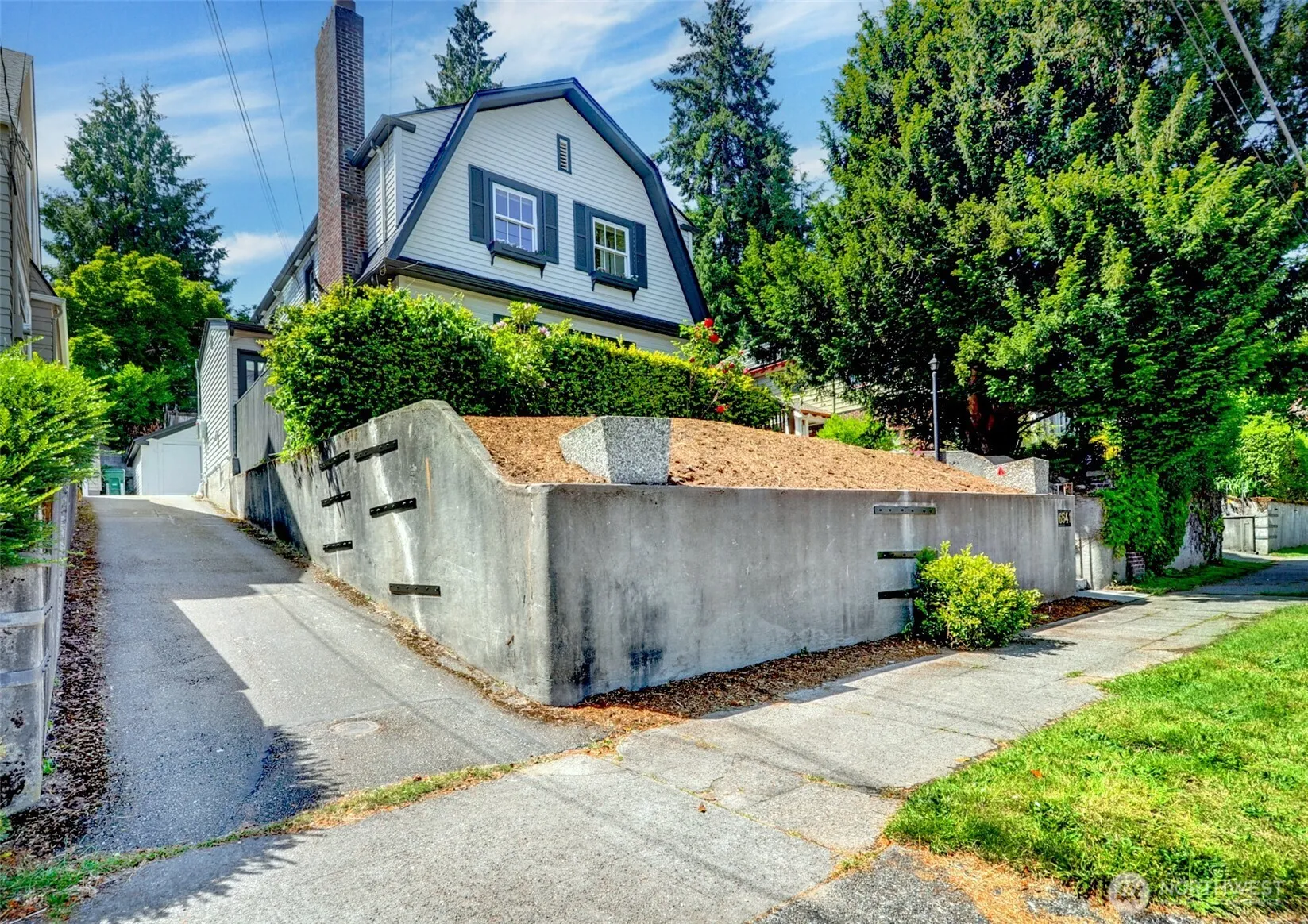 Property photo for 6541 20th Avenue Ne, Seattle photo 3
